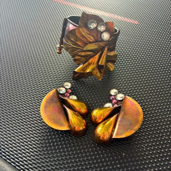 Vintage 1950’s Gold and Bronze Jewelry Set
